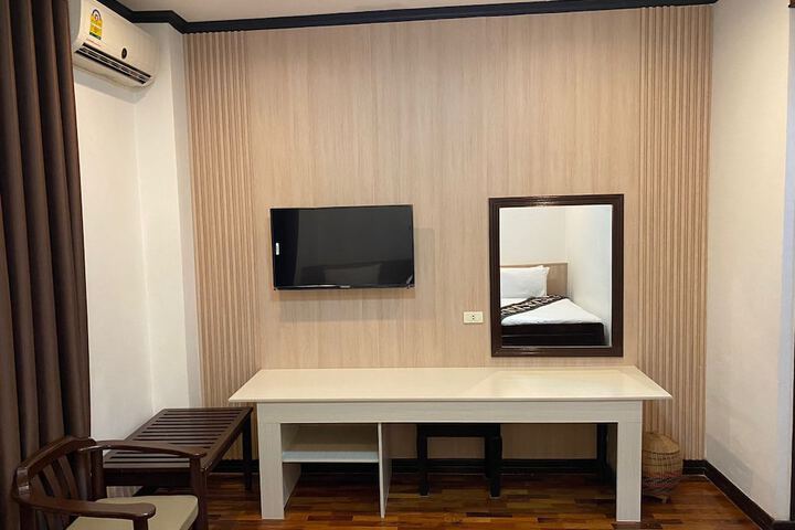 Room 8 of 31