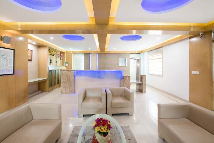 Entrance & Lobby