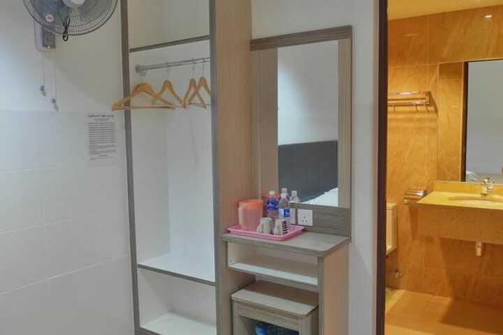 Room 5 of 30