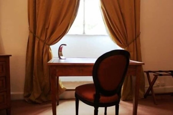 Room 42 of 96