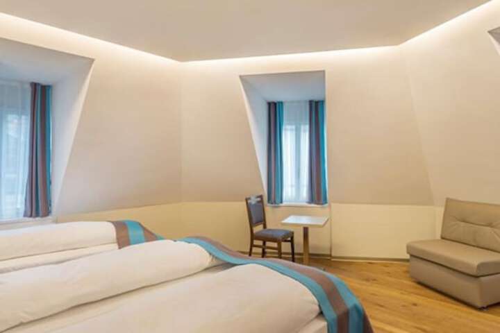Room 14 of 38