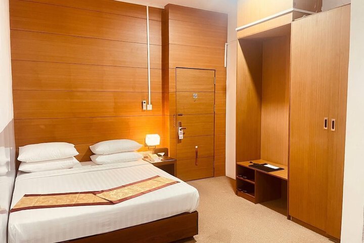 Room 16 of 69