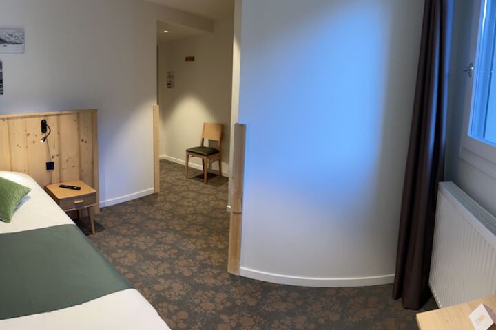 Room 20 of 66