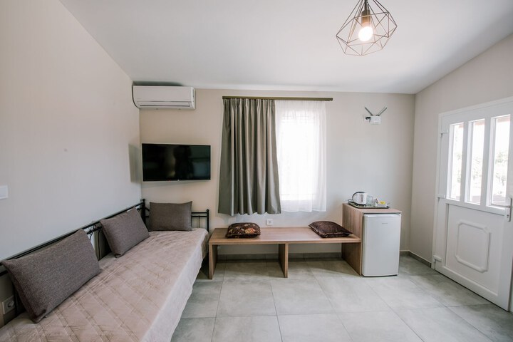 Room 6 of 79