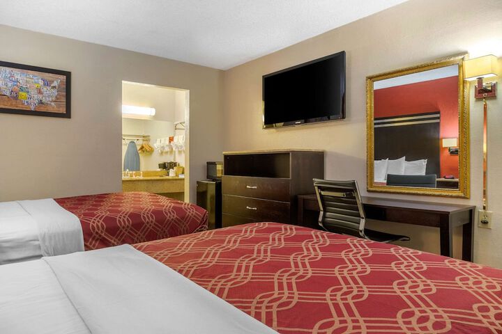 2 Double Beds (6 of 17)