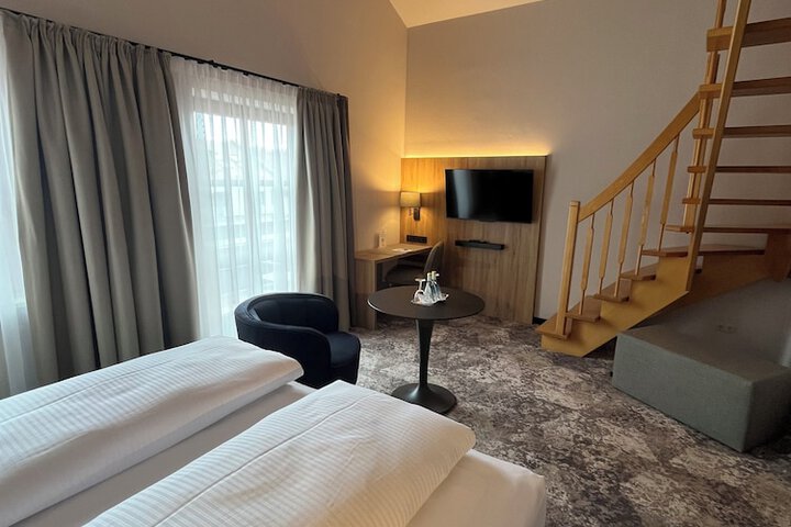 Room 17 of 49