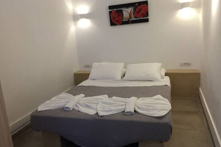 Room 50 of 230