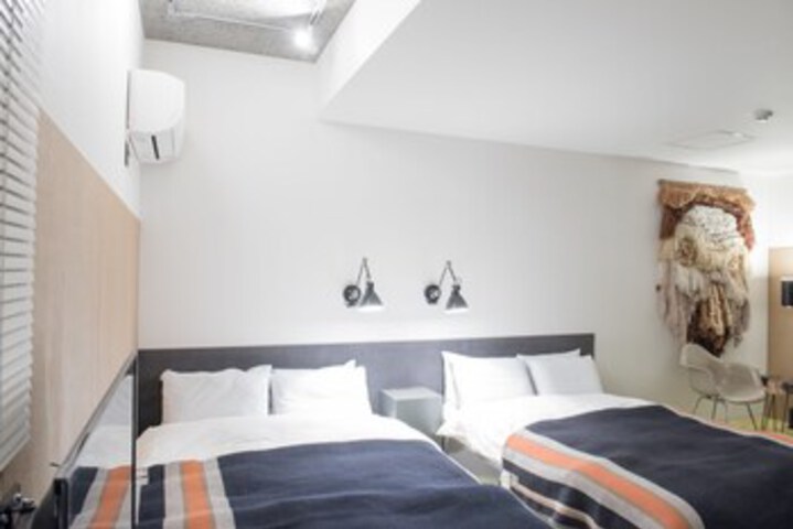 Room 103 of 214