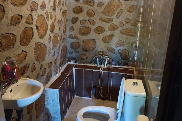 Room 16 of 37