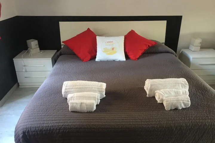 Room 6 of 24