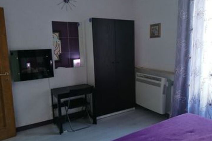 Room 14 of 22