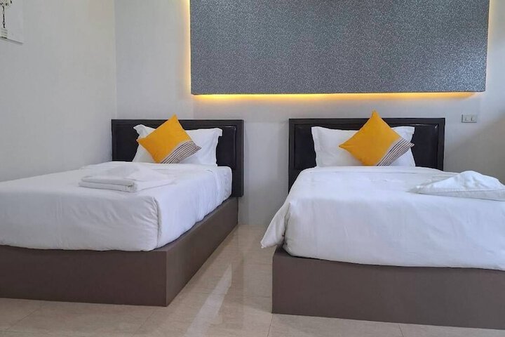 Room 4 of 6