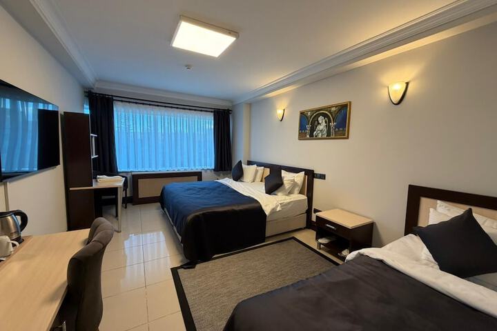 Room 53 of 94