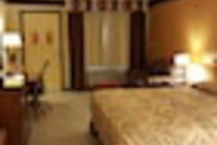 Room 23 of 177