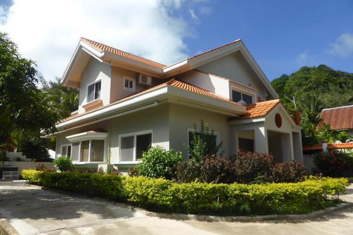 QQ Garden House