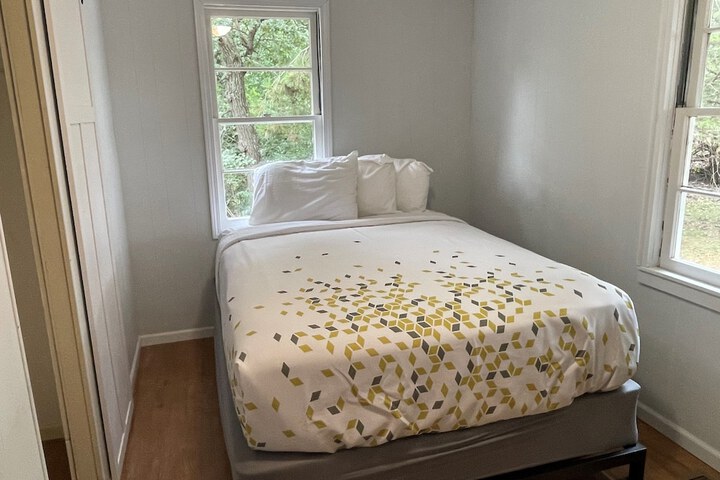 Room 16 of 143