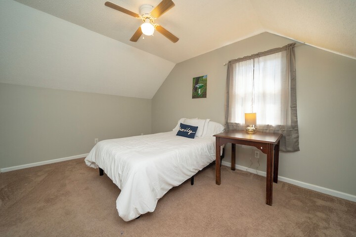 Room 9 of 30