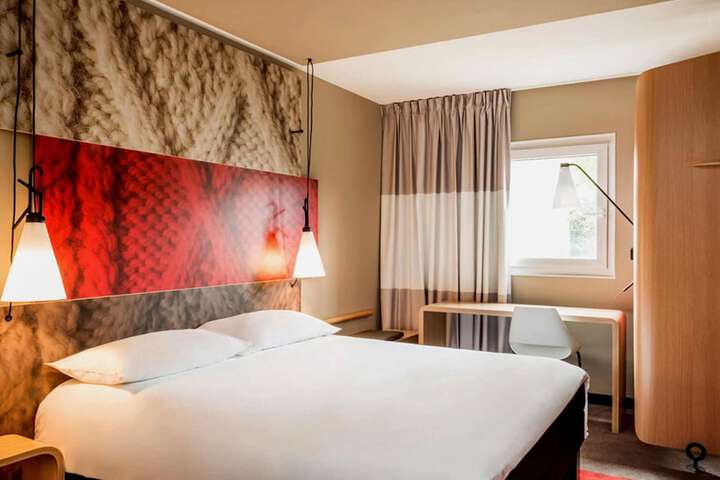 Room 15 of 65