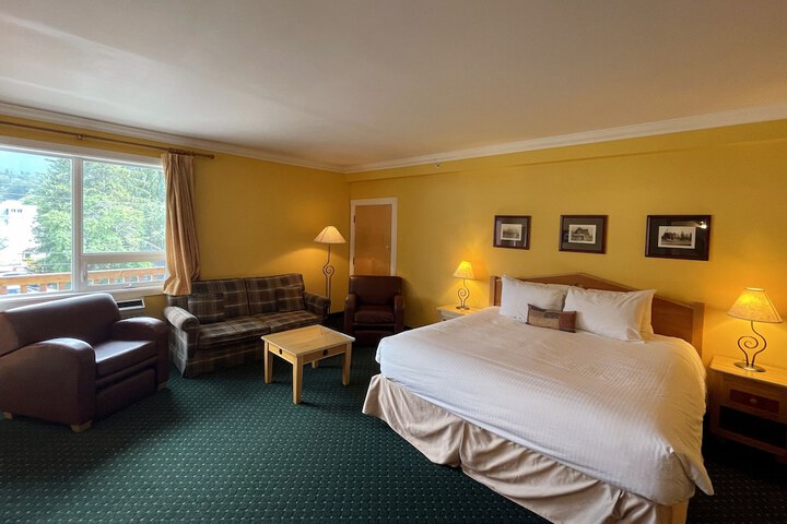 Room 13 of 60