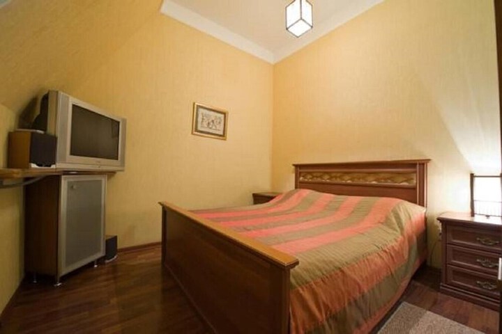 Room 27 of 50
