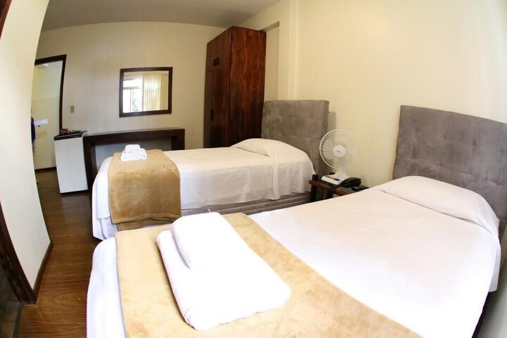 Room 16 of 40