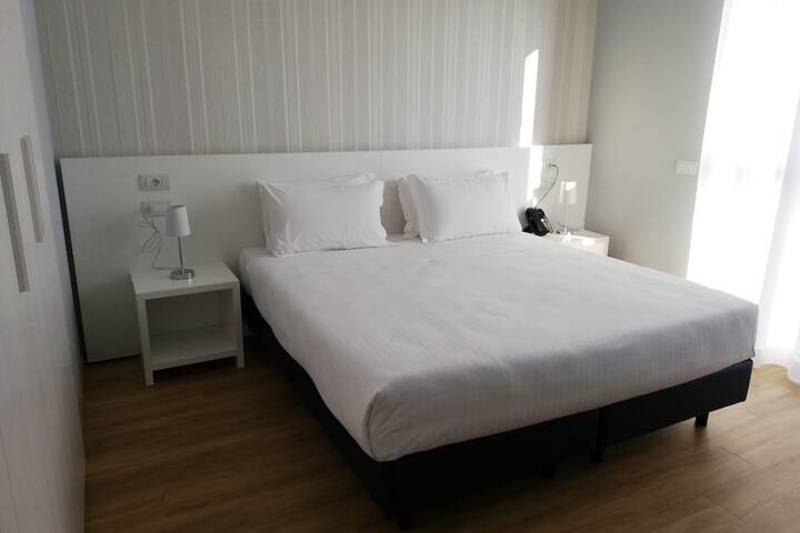 Room 6 of 47