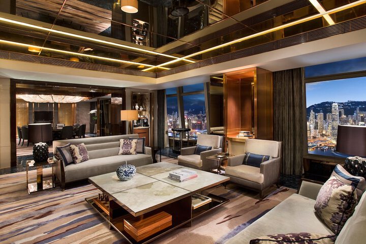 Room 43 of 145