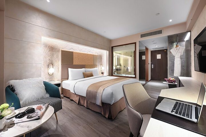 Room 43 of 94