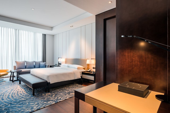 Room 17 of 48