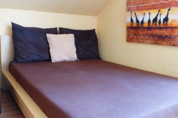 Room 3 of 10