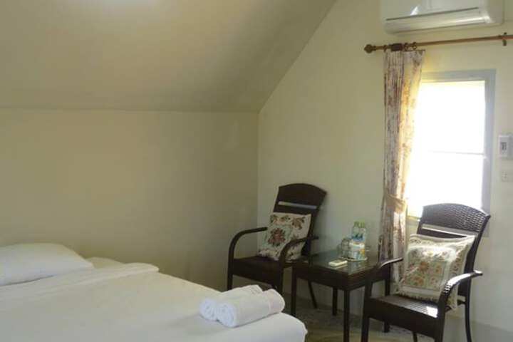 Room 27 of 52
