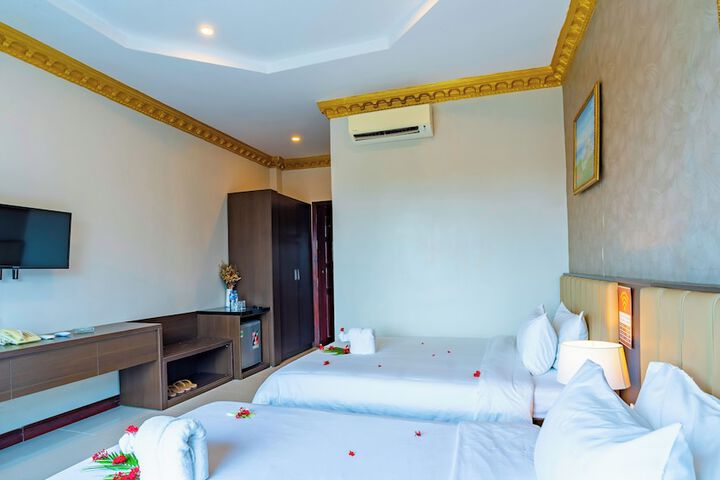 Room 5 of 65