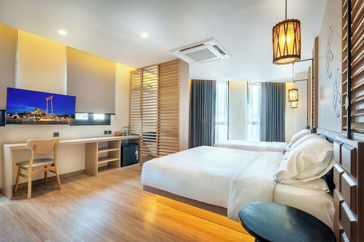 Room 47 of 90