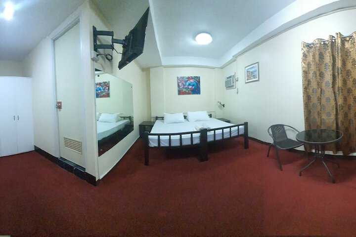 Room 8 of 34