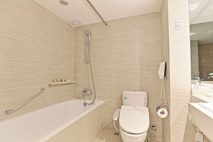Room 15 of 74
