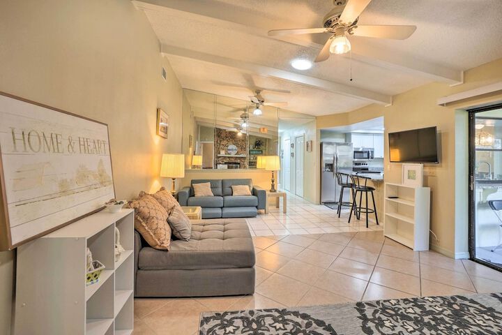 3 Mi to Philippe Park & Pier: Stunning Retreat