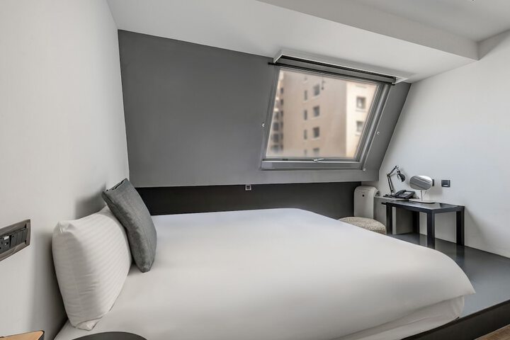 Room 55 of 122