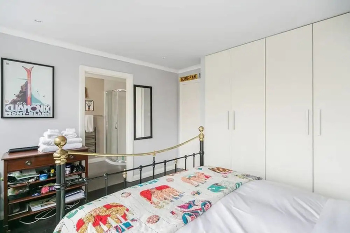 Room 3 of 18
