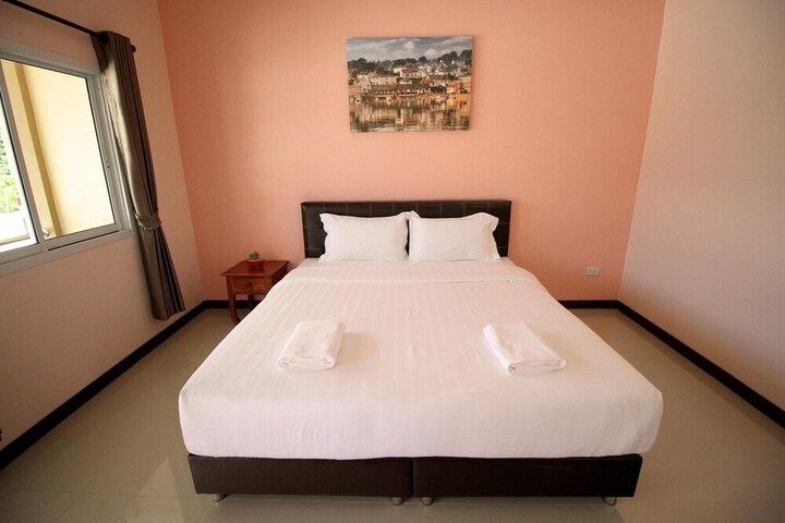 Room 9 of 38