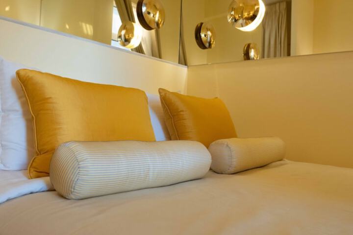 Room 4 of 61