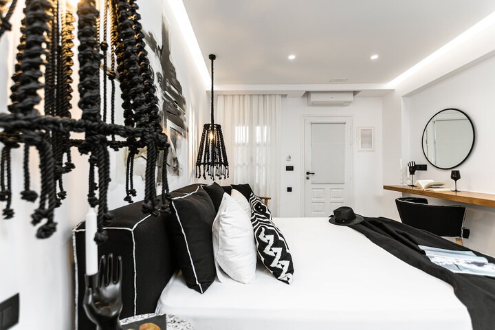 Room 72 of 168