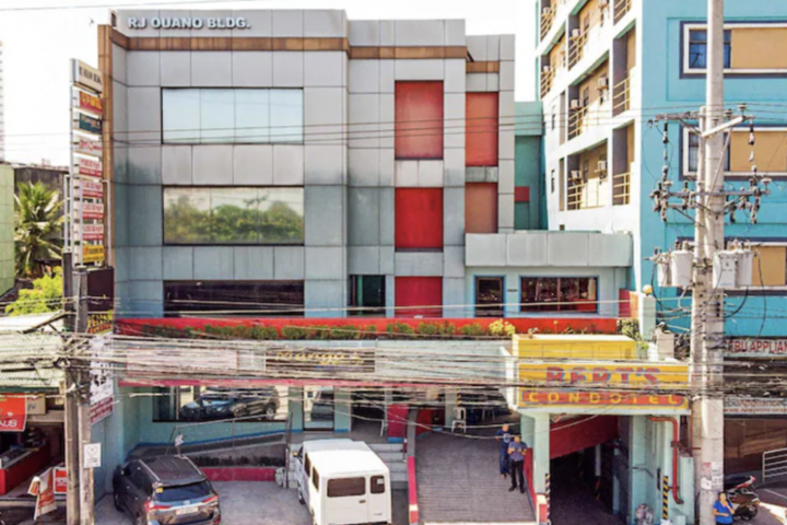 OYO 898 Bert’s Condotel