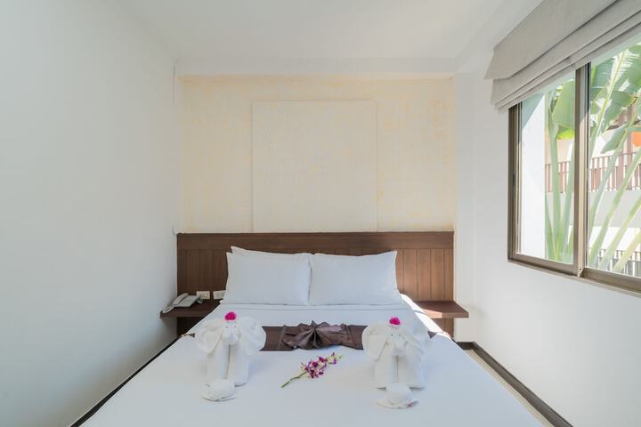 Room 19 of 102