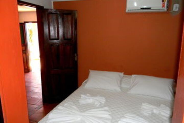 Room 13 of 21