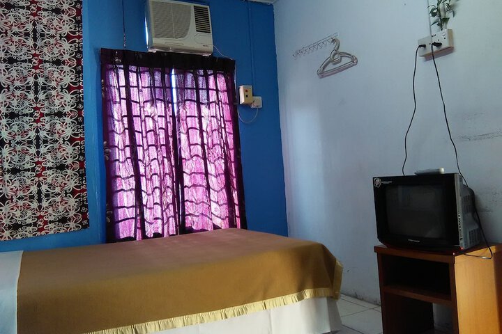 Room 10 of 32