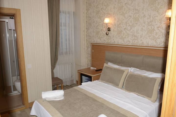 Room 16 of 34