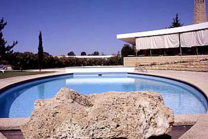 Pool 23 of 29