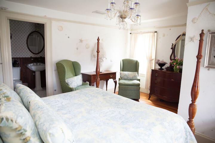 Room 27 of 74