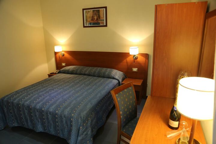 Room 3 of 42