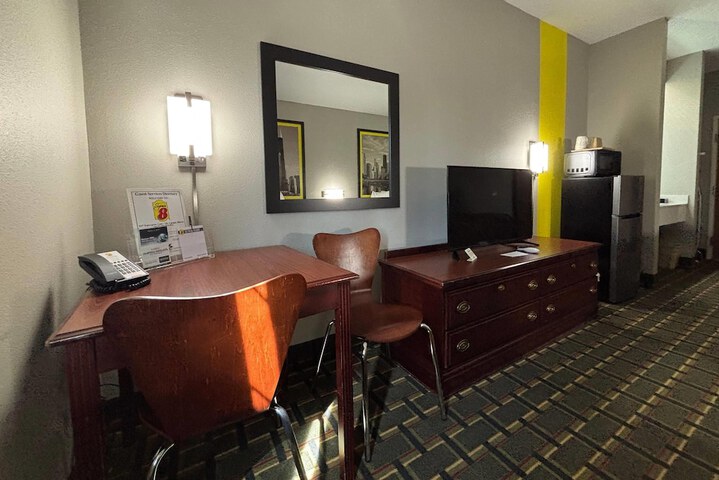 Room 14 of 24